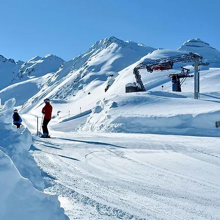 In Near Slopes Apartment